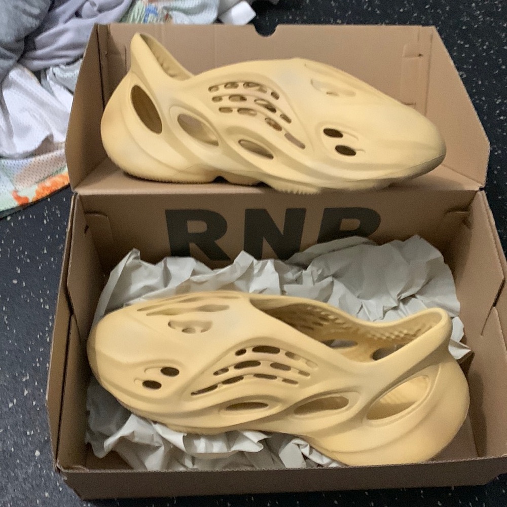 Yeezy foam runner desert sand size 11🙌🏼